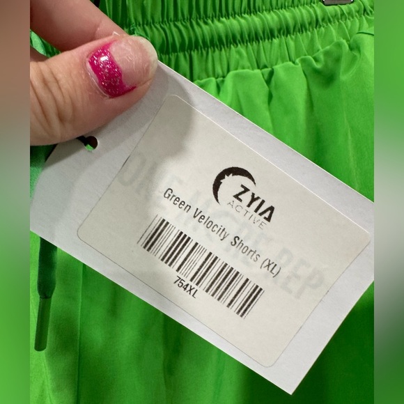 NWT Zyia Green Velocity Short - Picture 4 of 10